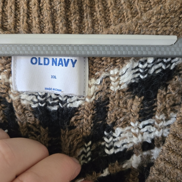 Old Navy Winter Sweater - Picture 2 of 4